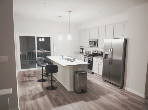 408 18th Ave, Ranson, WV 25438