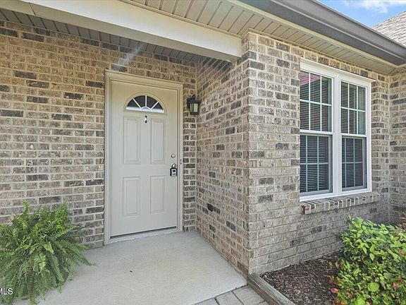 2nd image of 61 Chatfield Sq #61