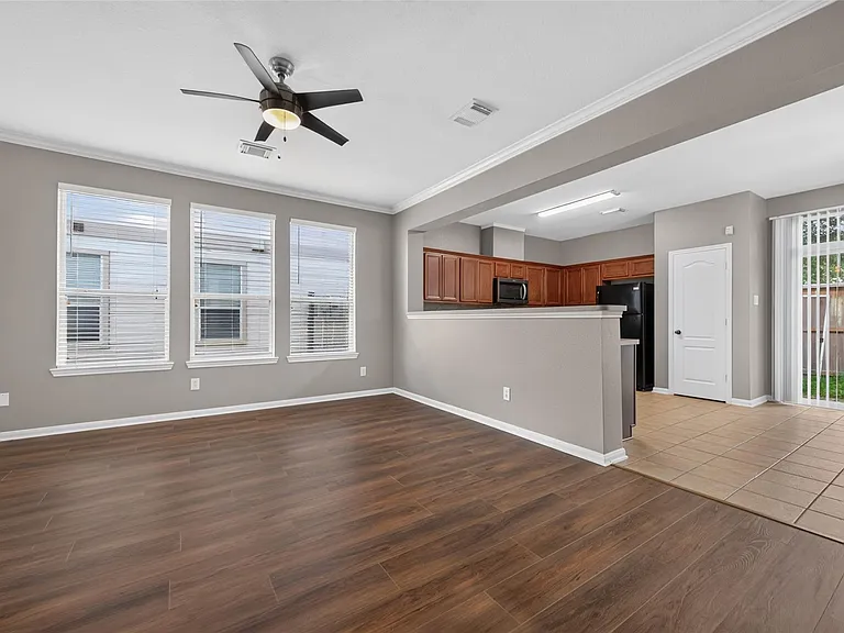 8126 Montague Manor Ln — Photo 12