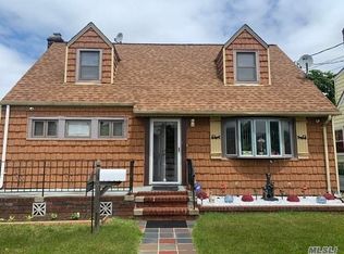 23917 147th Ave, Jamaica, NY 11422