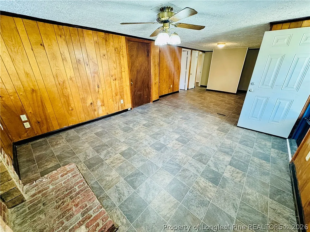 3 bed, 2.0 bath, 1130 sqft, $1,000 — Photo 4