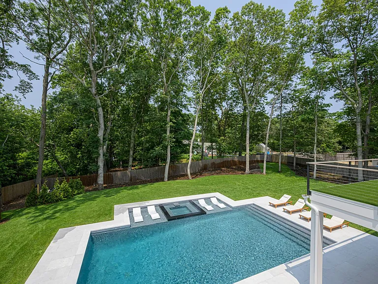 779 Noyack Rd — Photo 23