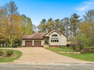 2418 Panorama Dr, Menomonie, WI 54751