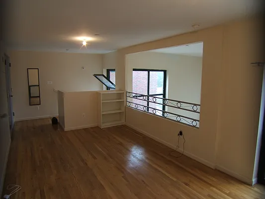 Rented by Joel Weisz, LREB | media 2