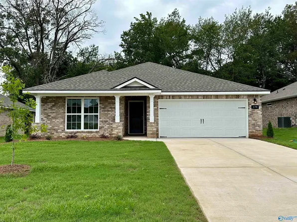 178 River Pointe Dr, New Market, AL 35761