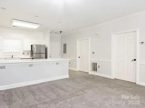 8747 Coralbell Ln, Charlotte, NC 28213