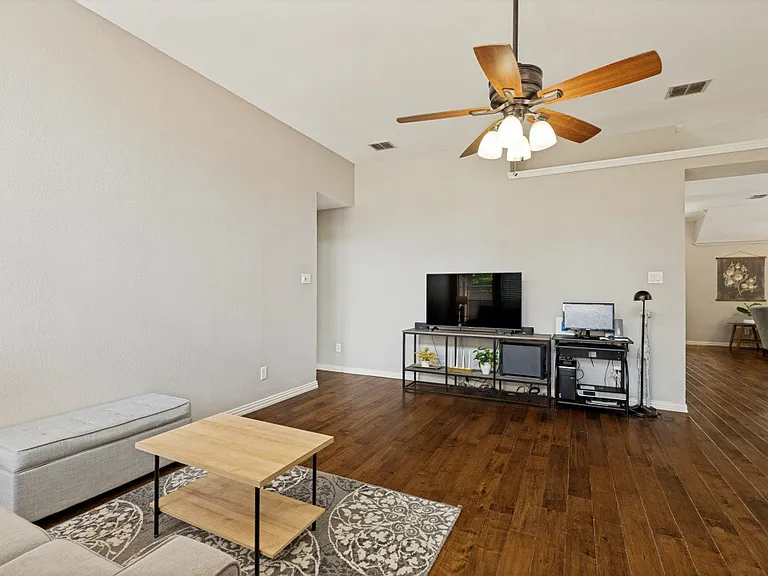 11410 New Orleans Dr — Photo 10