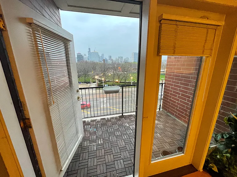 343 W Old Town Ct #301 — Photo 17