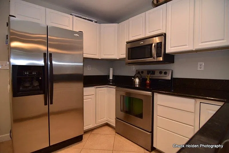 2 bed, 1000 sqft, $1,675 — Photo 3