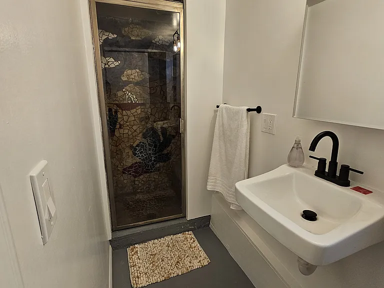 3911 Woolwine Dr #B — Photo 5