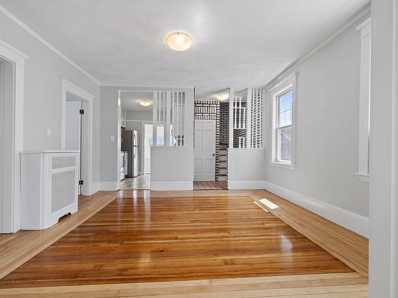 5th image of 14 Windsor Rd #2X