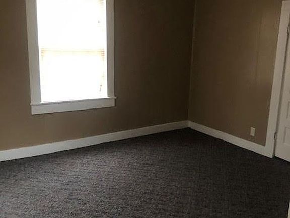 3rd image of 254 28th St NE