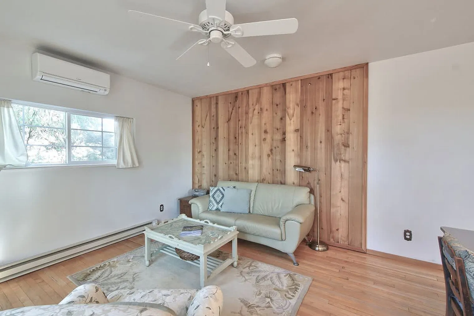 1 bed, 1.0 bath, 839 sqft, $3,431 — Photo 2