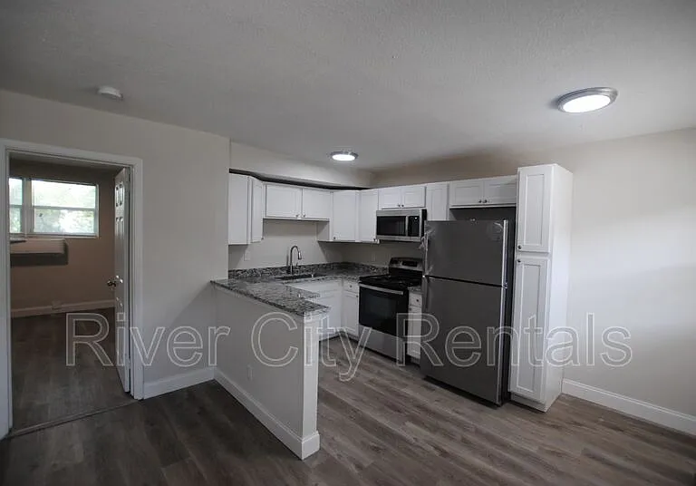 2975 Dellwood Ave #3 — Photo 2