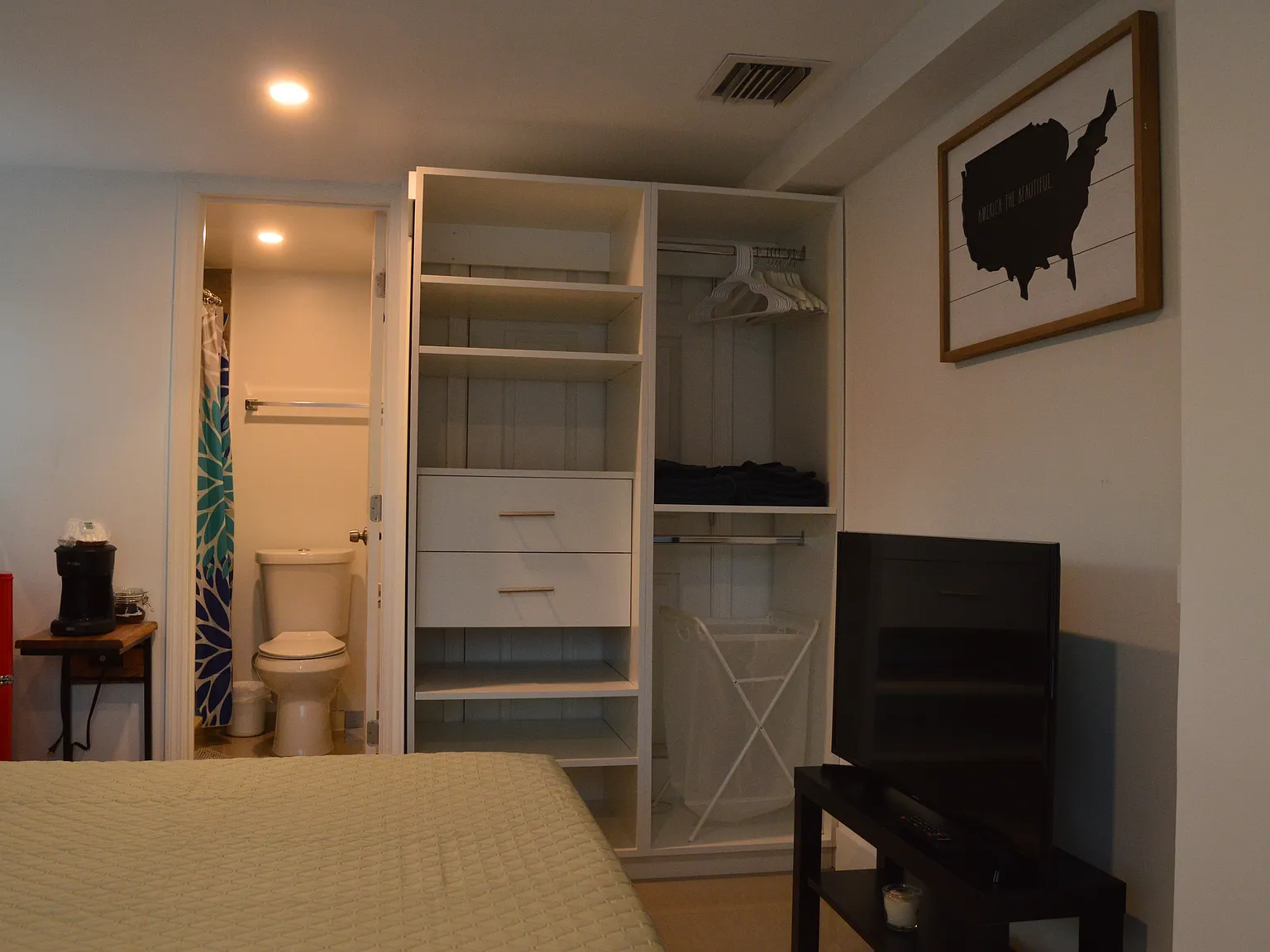 Studio, 250 sqft, $1,100 — Photo 3