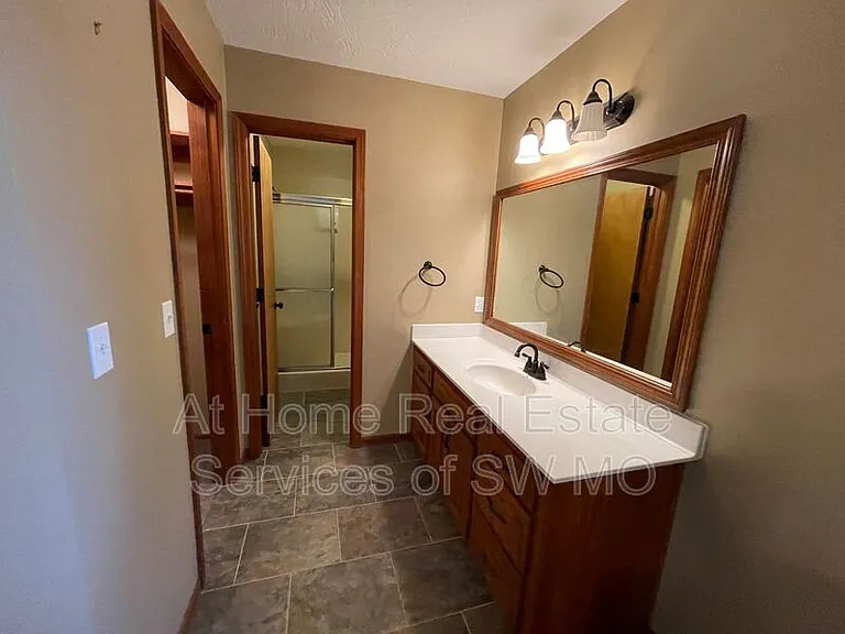 201 W Sally Ln — Photo 12