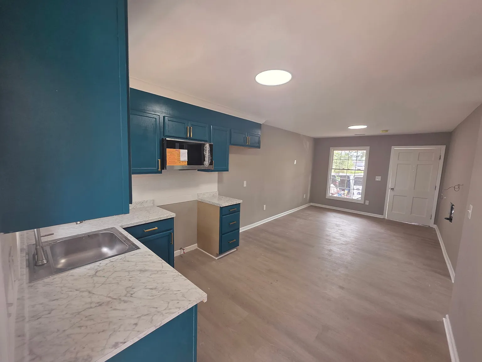 2 bed, 650 sqft, $1,200 — Photo 2