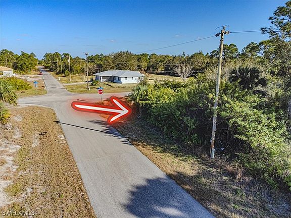 4th image of 986 Lakeside Dr