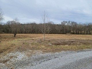 4th image of 17 Winding Hills Ln