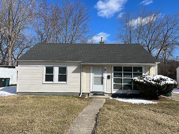 5th image of 22130 Condon Ave