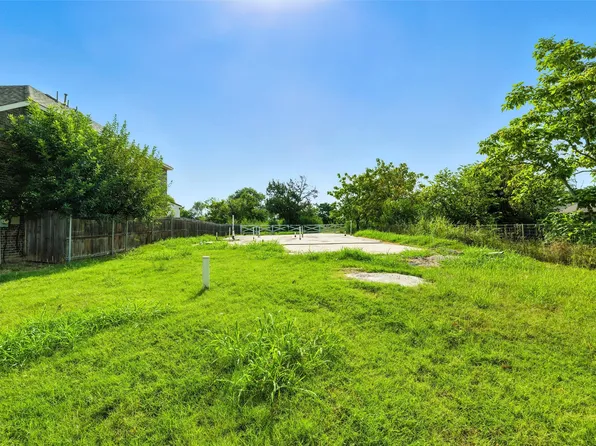 630 N Irving Heights Dr, Irving, TX 75061