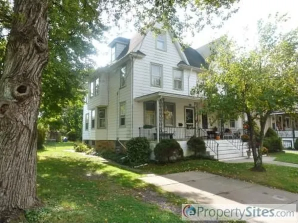 208 W Maple Ave, Langhorne, PA 19047