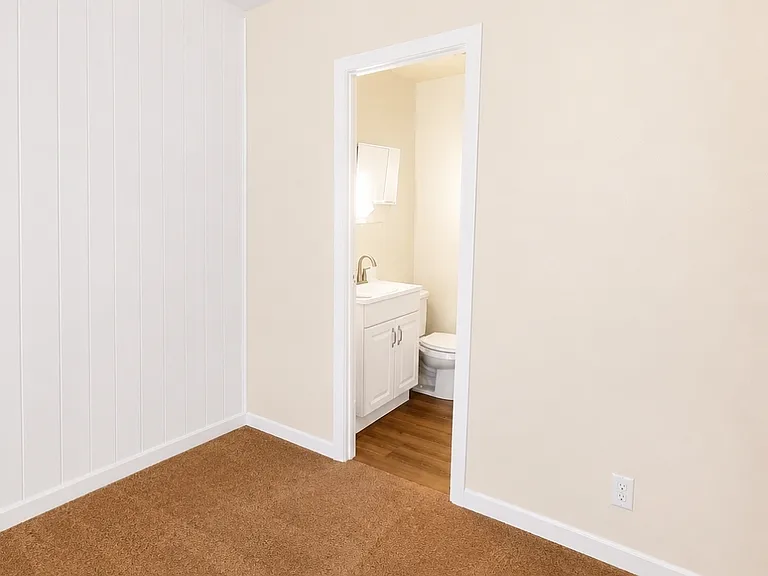 5230 5th Ave #404 — Photo 9