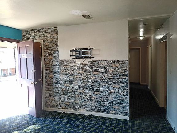 seatingroom-Hallway.jpg