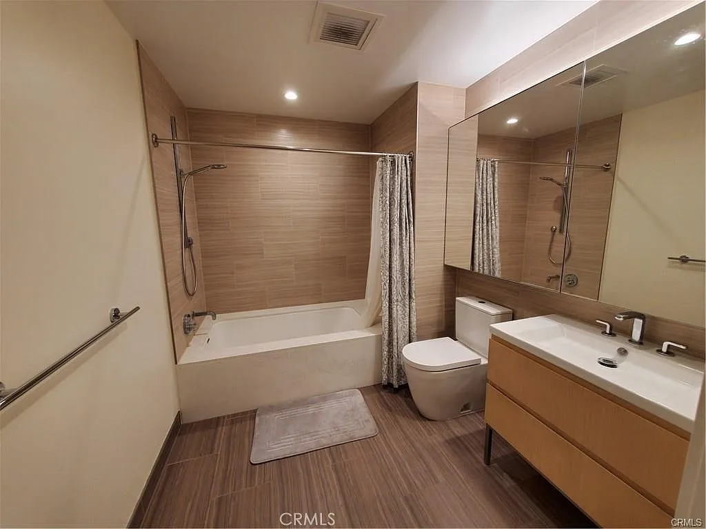 1 bed, 748 sqft, $2,800 — Photo 3