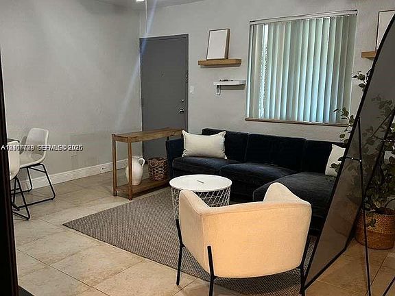 3rd image of 585 SW 11th St APT 1