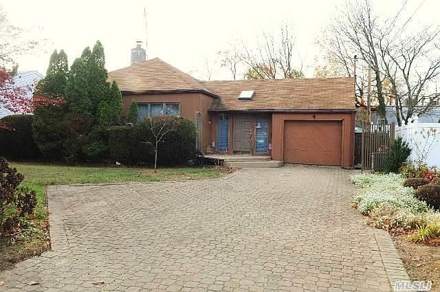 1st image of 4 Birch Ave E