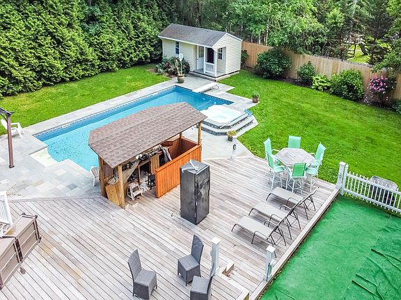 4th image of 122 Woodbine Dr