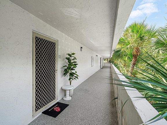 2nd image of 800 Jeffery Street #307