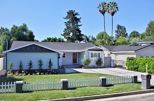 1st image of 23214 Mariano St