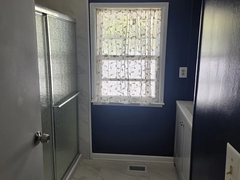 2082 Richmond Hwy — Photo 12
