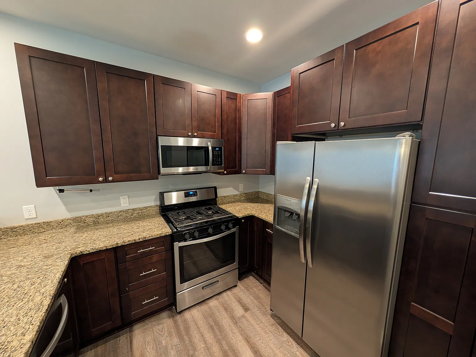 3 bed, 2.5 bath, 1848 sqft, $2,250 — Photo 3
