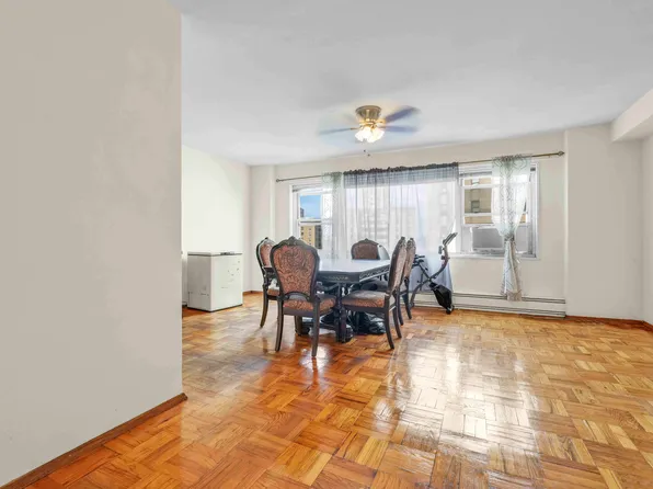 6 Fordham Hill Oval image 7 of 25