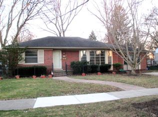 2122 Dorchester Rd, Birmingham, MI 48009