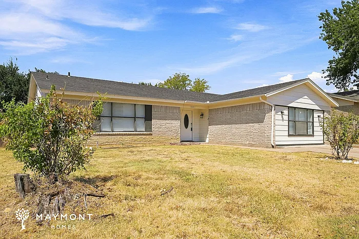 4 bed, 2.0 bath, 1808 sqft, $2,195 — Photo 3