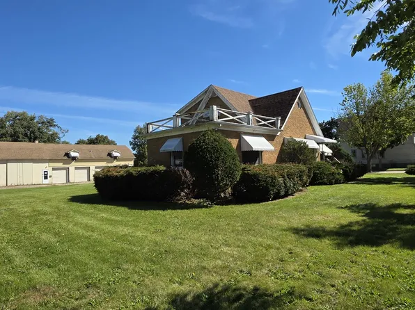 302 Washington St, Algonquin, IL 60102