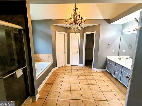 4th image of 125 Clear Spring Ln