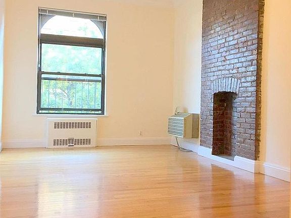 2nd image of 171 E 83rd St APT 3e