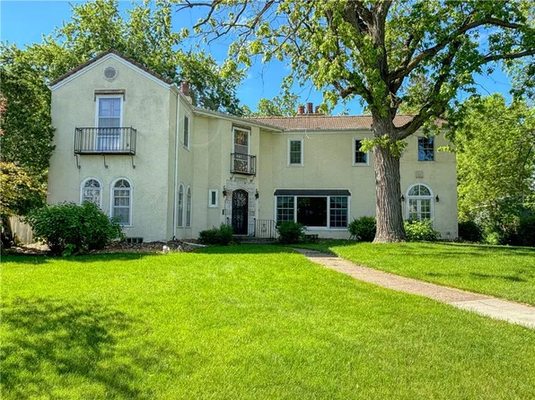 828 E Lasalle Avenue, Barron, WI 54812