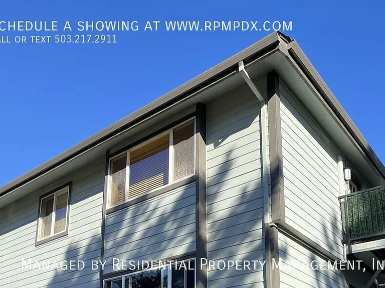 5715 NE Sacramento St #10 — Photo 2