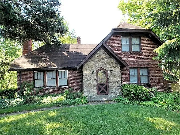 2277 E Galbraith Rd photo 1