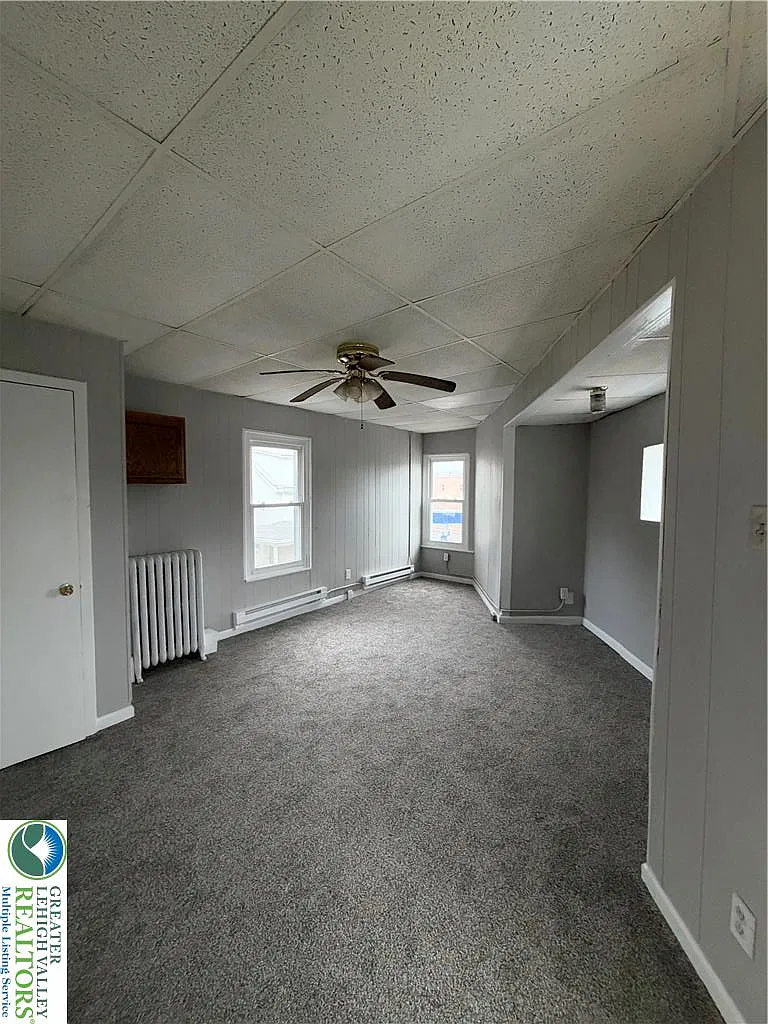 1 bed, 1.0 bath, 700 sqft, $1,000 — Photo 2