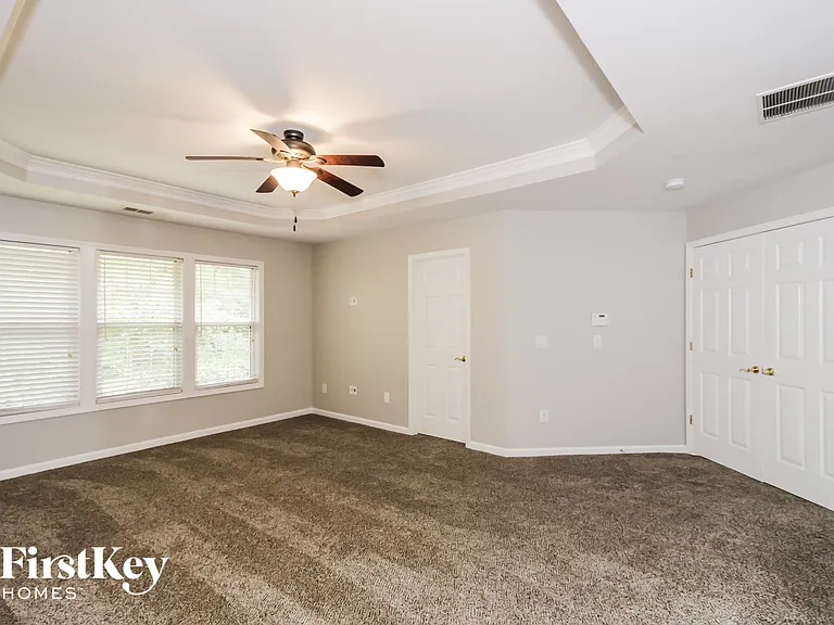 7660 Forest Glen Way — Photo 8
