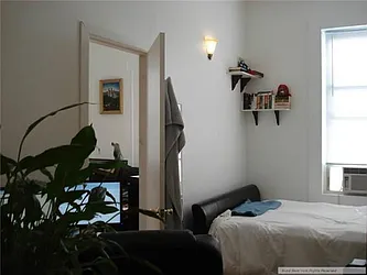 Rented by R New York