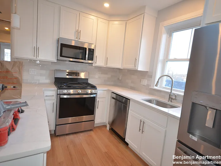 21 Shepard St #7 — Photo 2