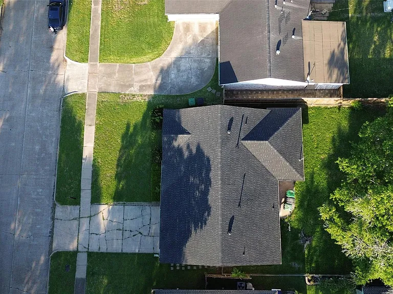 7607 Grape St — Photo 35